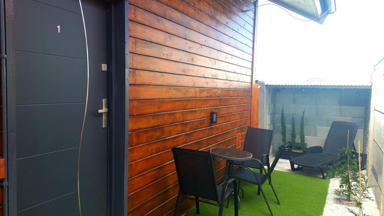 Penzion Florens, Nesvady Exterior foto