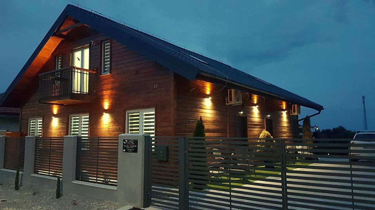 Penzion Florens, Nesvady Exterior foto