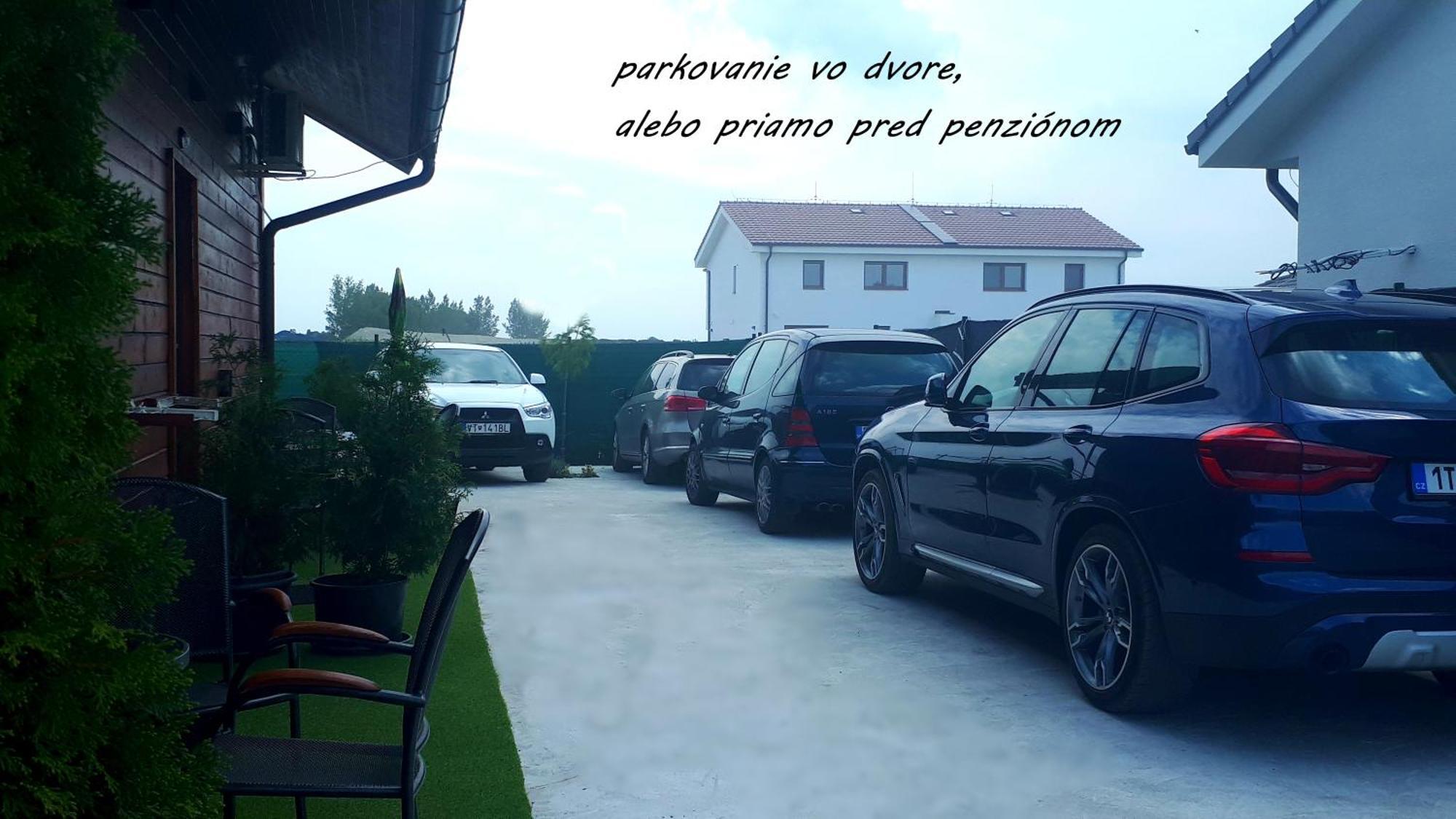 Penzion Florens, Nesvady Exterior foto