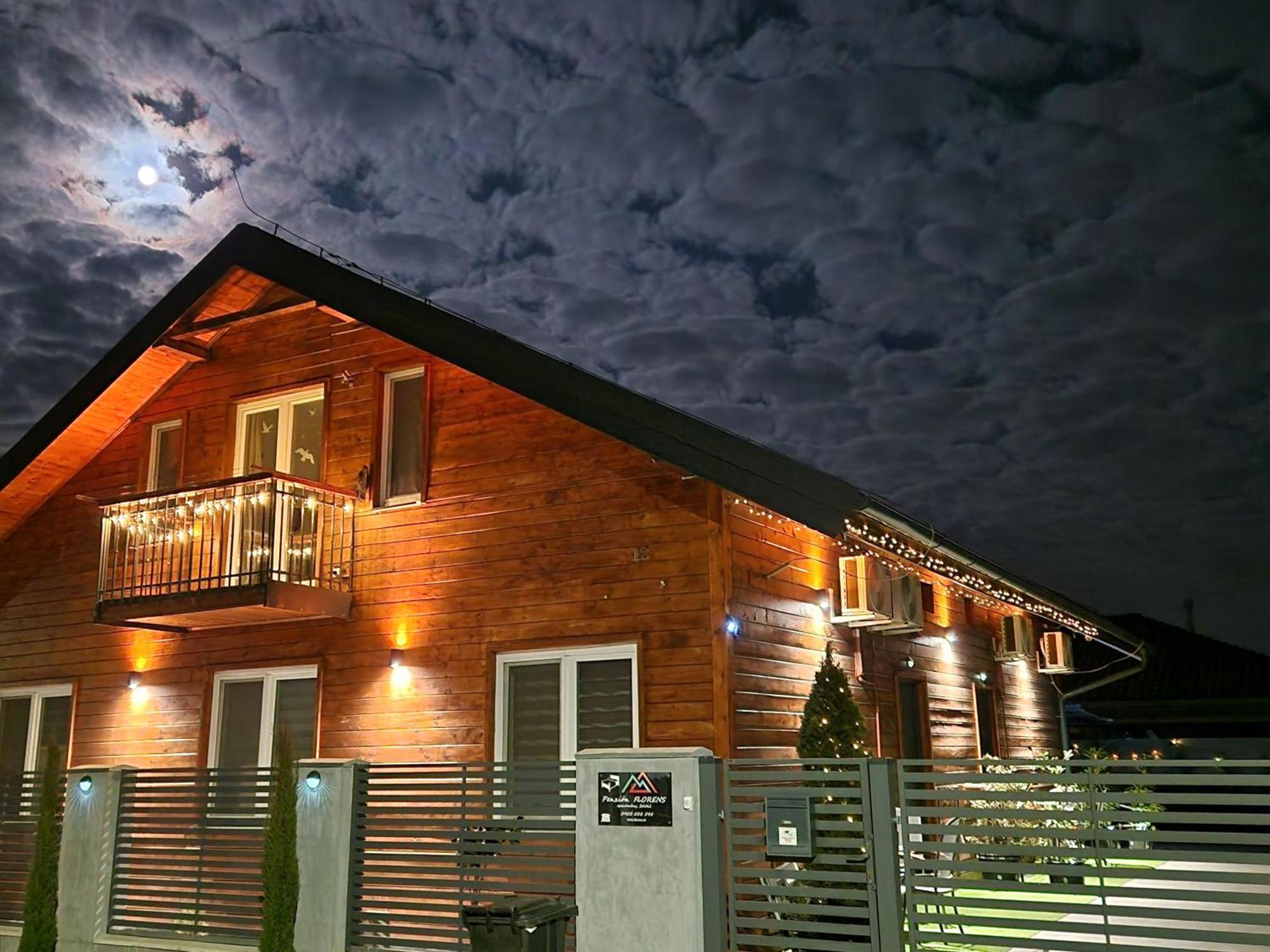 Penzion Florens, Nesvady Exterior foto